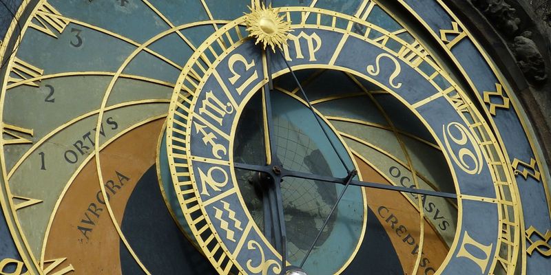 astronomical clock 226897 960 720