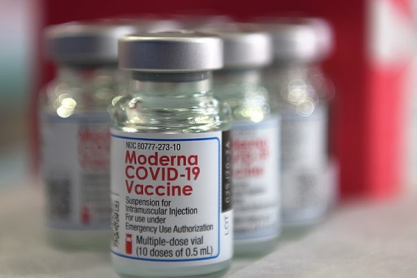 Moderna COVID 19 vaccine